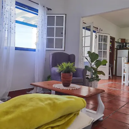 Apartamentoscasajulia Hébergement de vacances La Santa