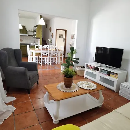 Apartamentoscasajulia Ferienhaus La Santa